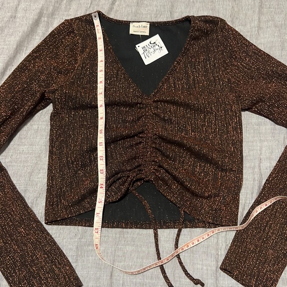 3/$25 ⭐️ Metallic Bronze Brown V-Neck Ruched Crop Top - Picture 3 of 4